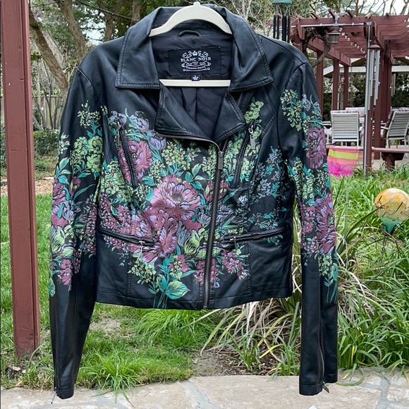 blanc noir Jackets & Blazers - 🌺 Blanc Noir BNWT Beautiful Faux Leather Jacket L